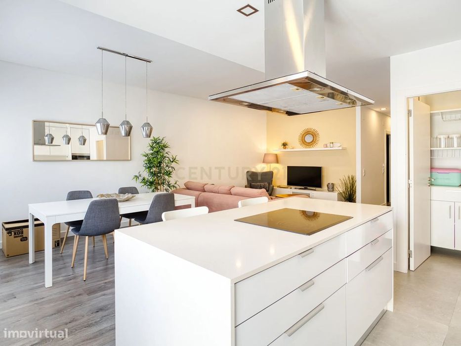 Apartamento Renovado no Coração do Centro Histórico da Nazaré — Nazaré, Leiria