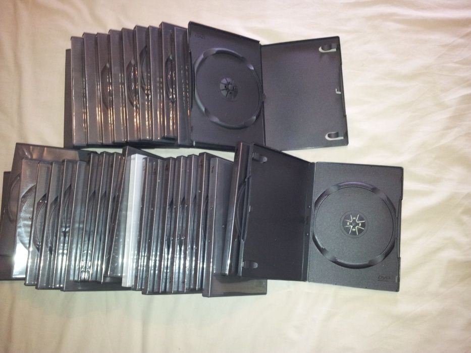81 Capas para DVD's (Tamanho Normal e Pequeno)64309738365953123