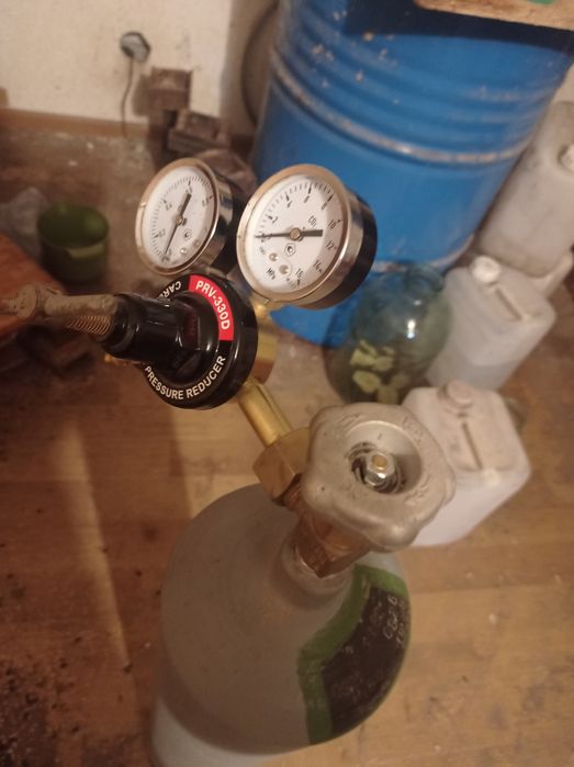 Баллон с Аргоном 10литр новый заправлен с манометром .