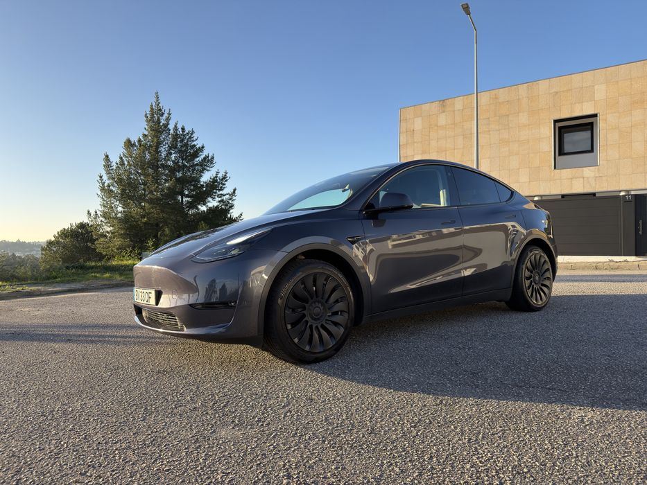 Tesla model Y dual motor long range