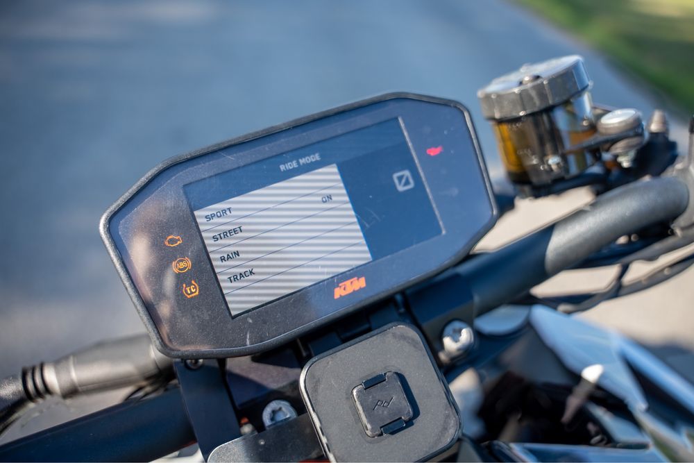 KTM 1290 Super Duke R 2017 | Tech Pack | Scorpion