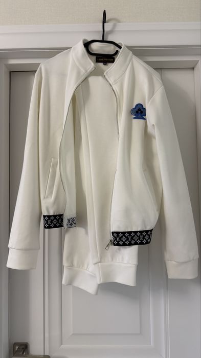 Костюм Louis Vuitton