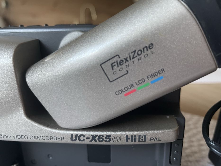Kamera Canon Hi-8 stereo, kolorowy wizjer w pełni sprawna