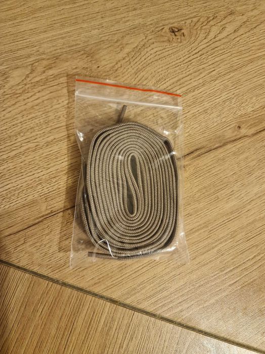 Brązowe sznurówki 118cm