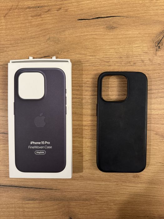 Oryginalne etui do iPhone 15 Pro FineWoven czarne