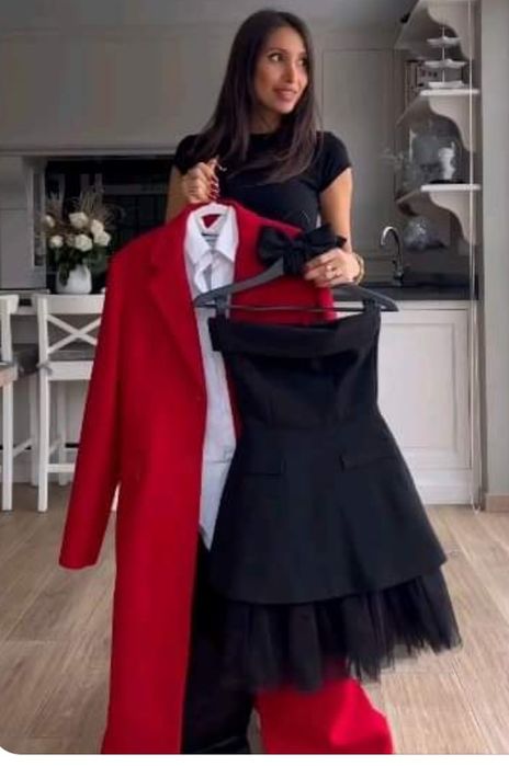 Zara czarna sukienka gorsetowa z koronką
