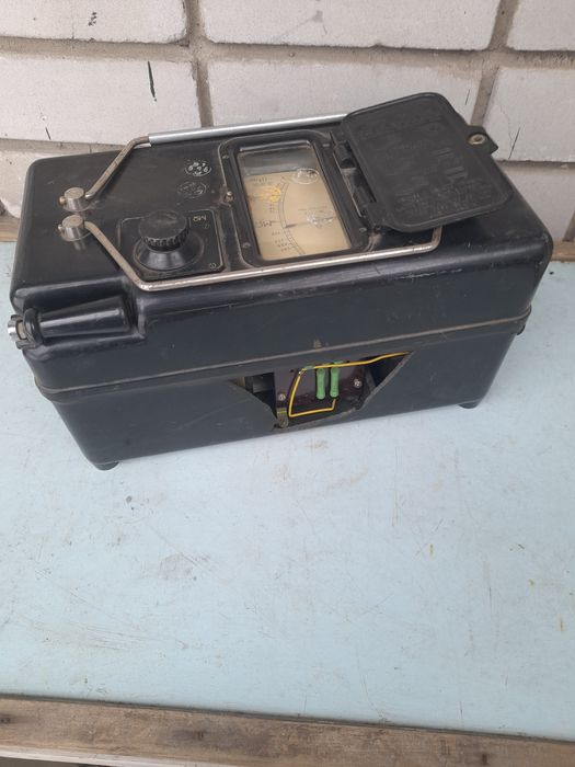 Мегаомметр ручной 2 500 Вольт