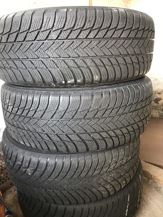 Шини Bridgestone 225 60 17