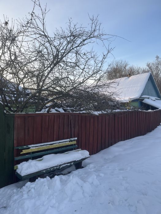 Продається будинок  за 100 км  від Києва