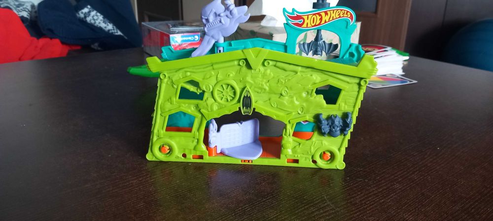 Hot wheels City garaż duchów