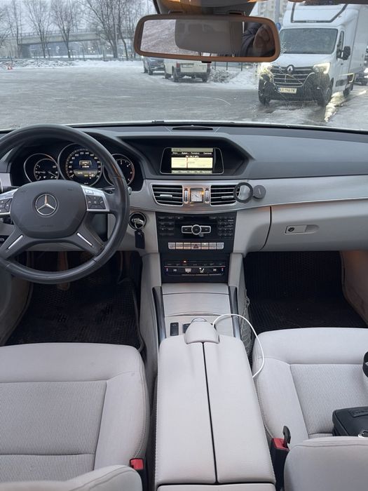 В Продажі Меседес 2013 року дизель стан супер