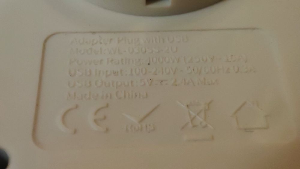 Rozgałęźnik 230V z ładowarką usb 5V