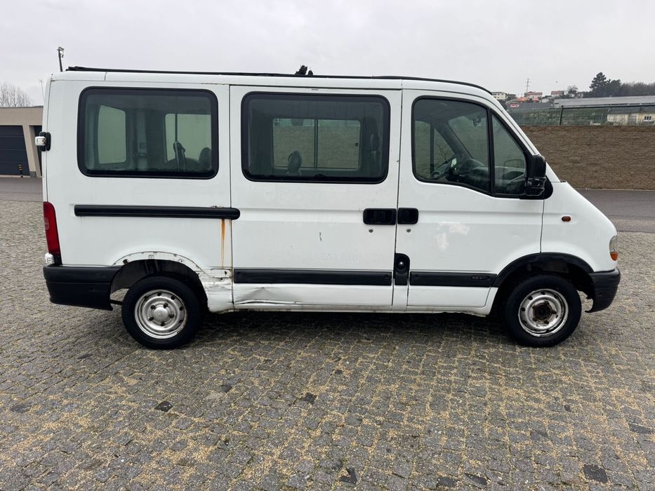 Renault Master  -  9 Lugares