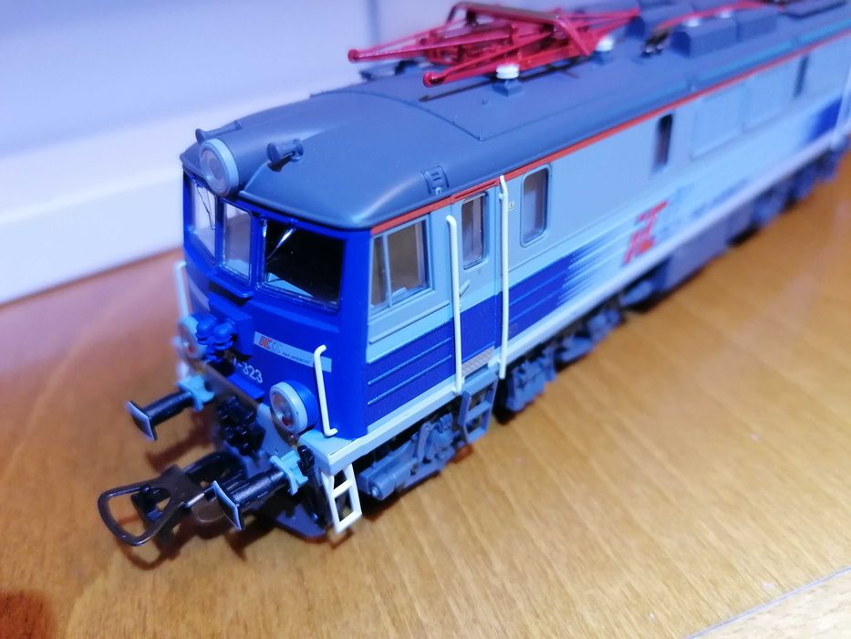 lokomotywa PIKO EUO7 323