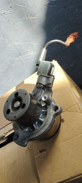 Помпа охолодження VW Skoda1.6  2.0d