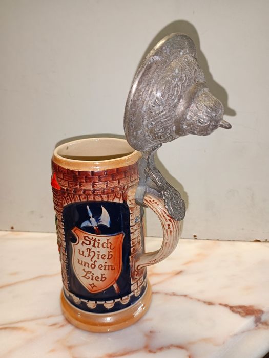 caneca de cerveja alemã (stein) da marca Gerz. As canecas Gerz ,20cm