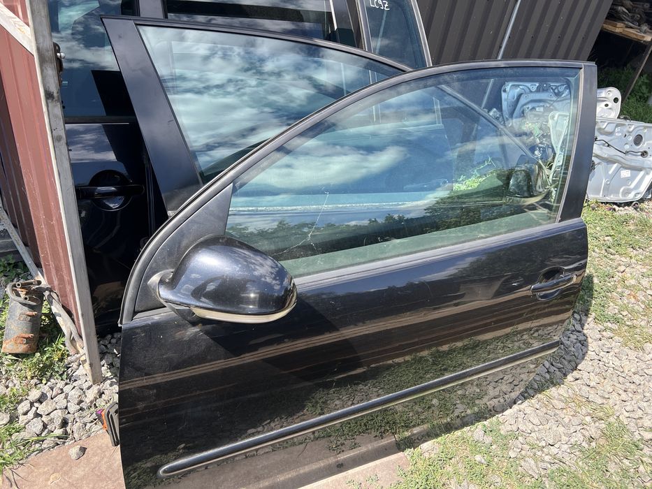 Двері передні задні Volkswagen Golf 5 Гольф 5