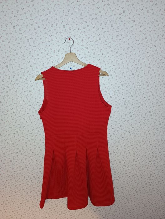 Sukienka 40 / 42 h&m czerwona rozkloszowana pikowana