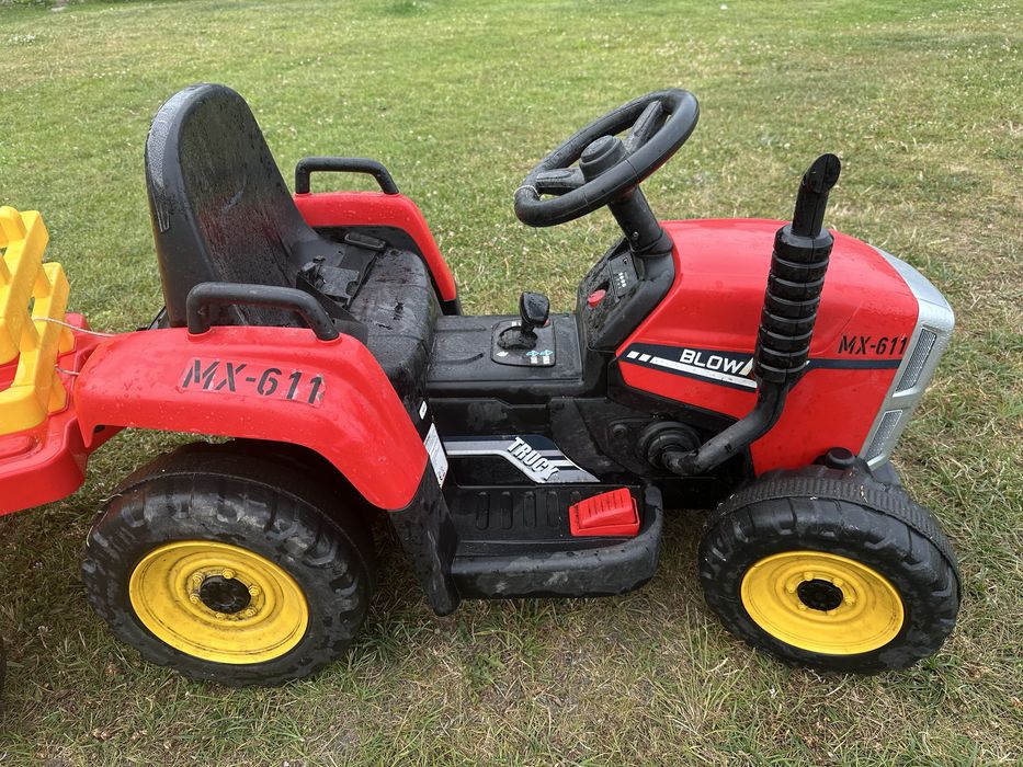 Auto zabawka traktor