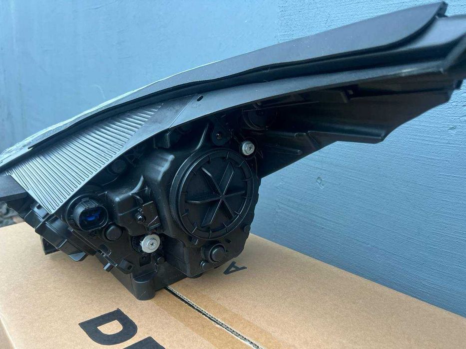 Фара передня Kia Niro 2016- 2019 року