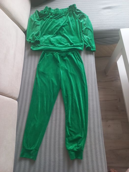 Dres damski welurowy rozmiar S