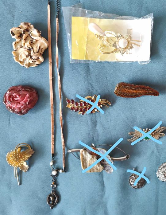 Naszyjnik wisiorek korale klipsy broszka kolczyki bransoletka zawieszk