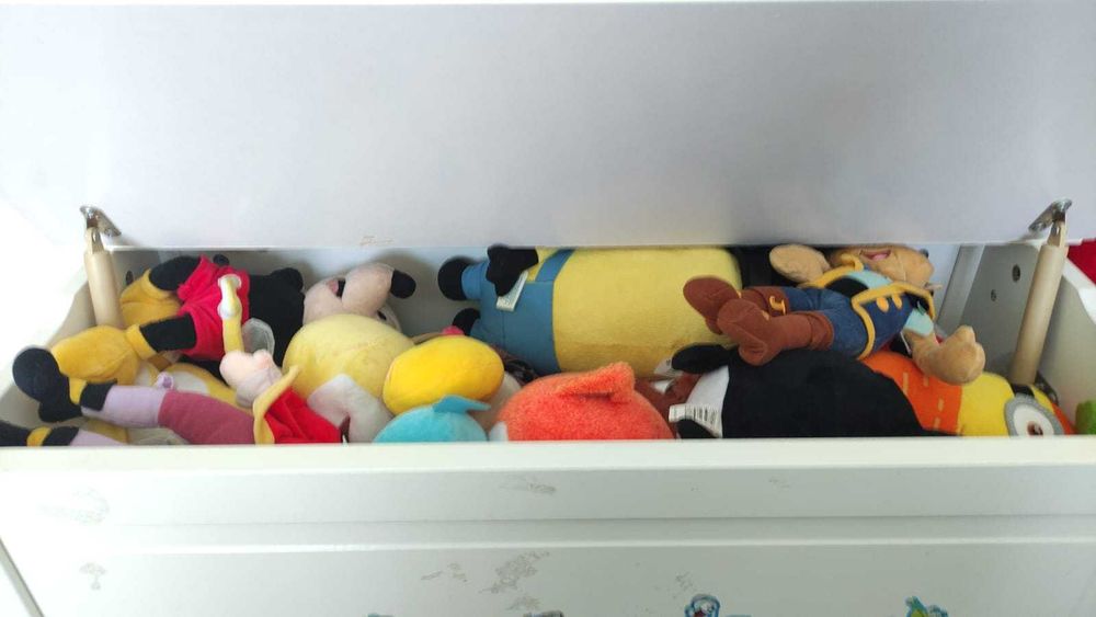 Conjunto de peluches e espelho