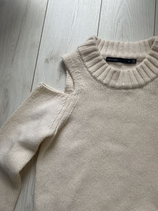 Wełniany sweter z wyciętymi ramionami Karen Millen M kremowy
