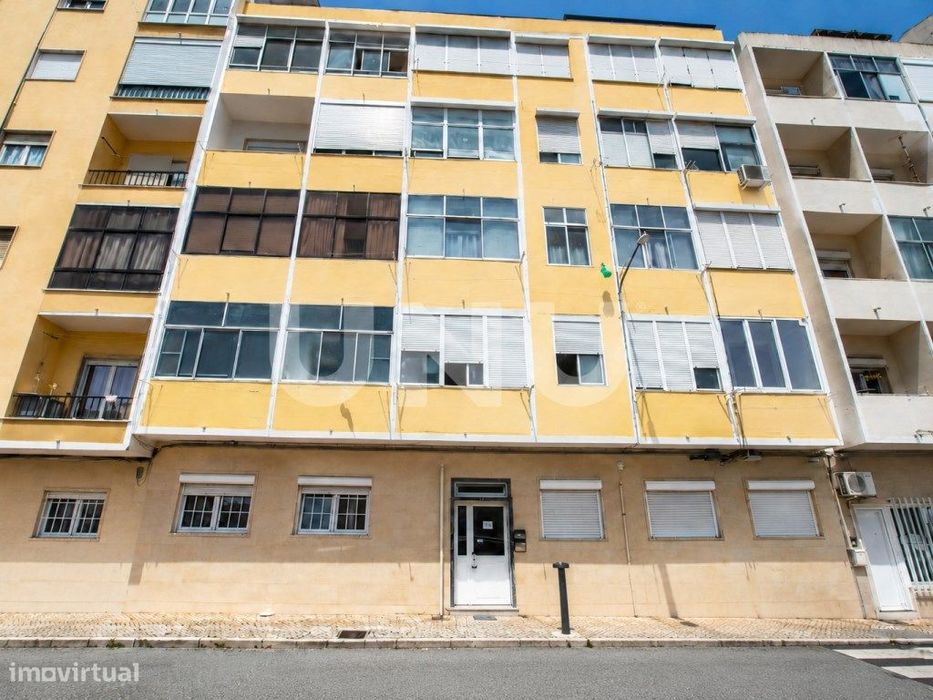 Apartamento T2 com terraço, em Santa Sofia, Vila Franca de Xira!