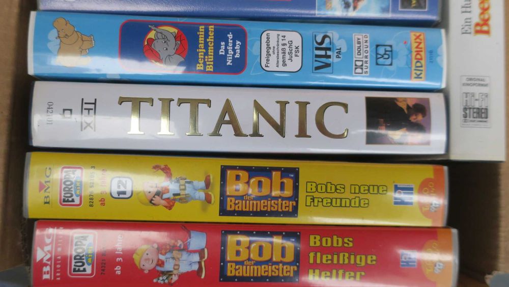 Kasety VHS filmy video 11 szt.