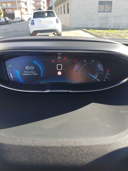 Peugeot 5008 1.5 BlueHDi Allure EAT8 – 2018 – Histórico completo