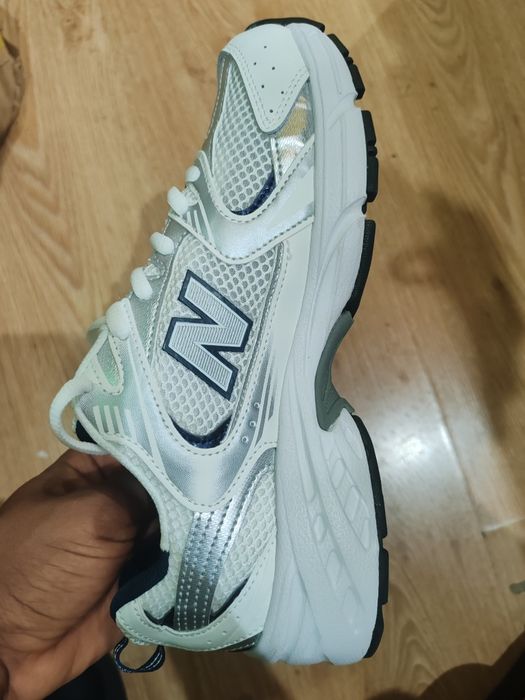 New Balance 530 Branco/Prata. N°41