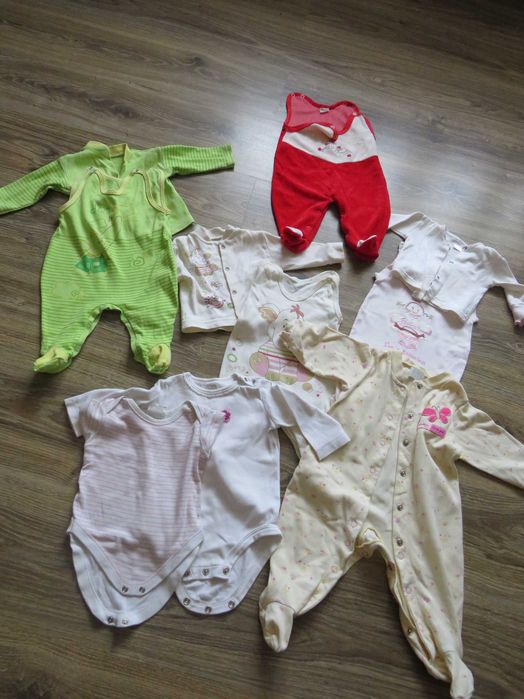 śpiochy (4szt) + pajacyk + body (2szt)