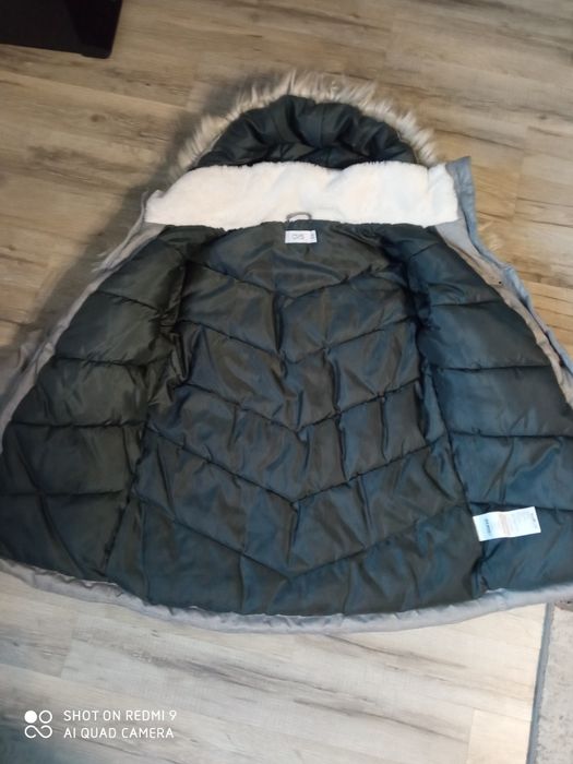 Зимова курточка на дівчинку