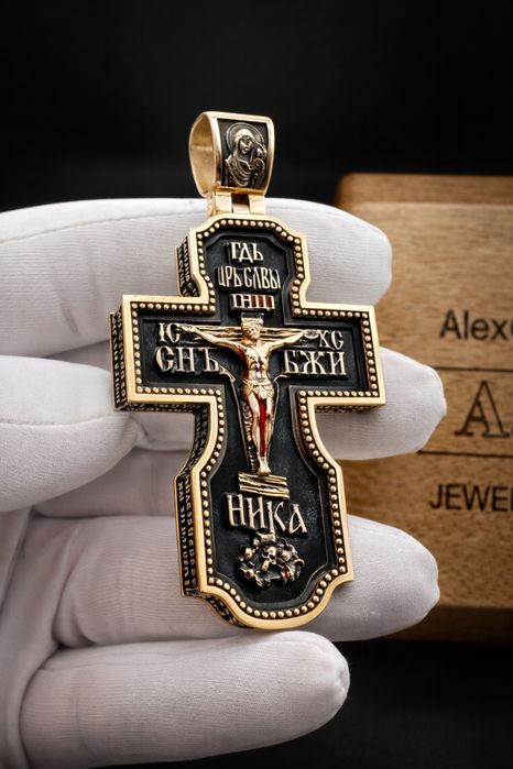 Золотой крест с деревом эбен