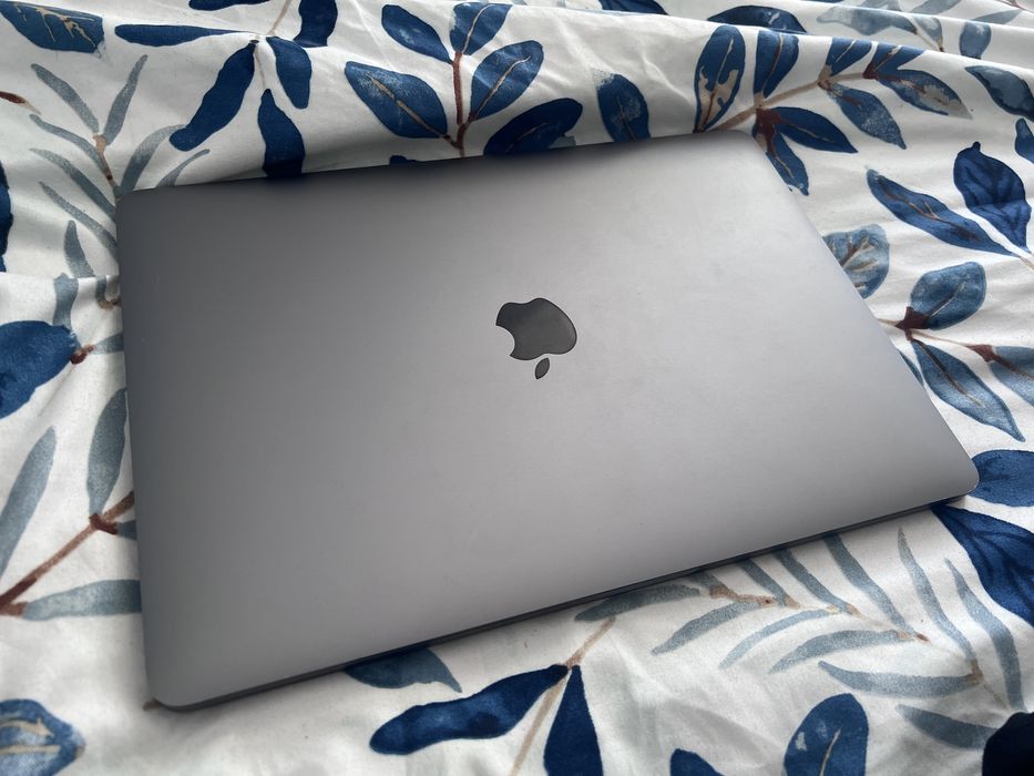 Apple macbook pro 16 GB 512 ssd 2020