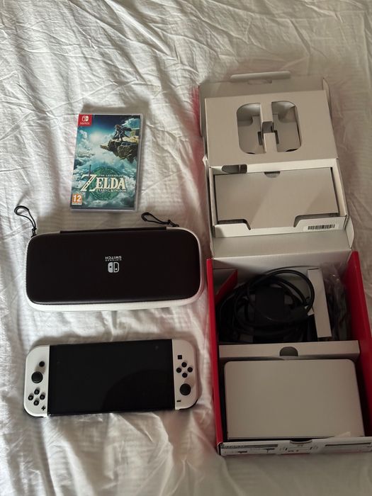Nintendo Switch OLED Branca + Zelda: Tears of the Kingdom — Como Nova