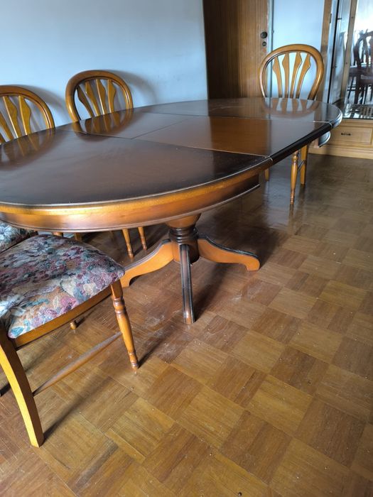 Mesa Redonda esticavel