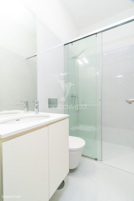 Apartamento T1 NOVO com jardim junto ao rio Douro.