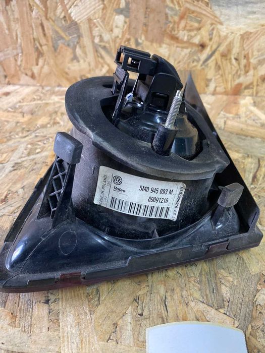lampa lewy tył lewa tylna w klapę volkswagen golf vi 6 plus