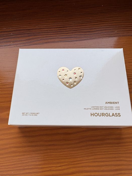 Hourglass Ambient Palette Love