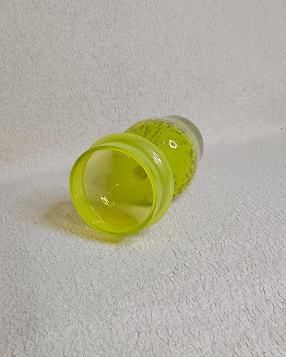 Dekoracyjny żółty wazon