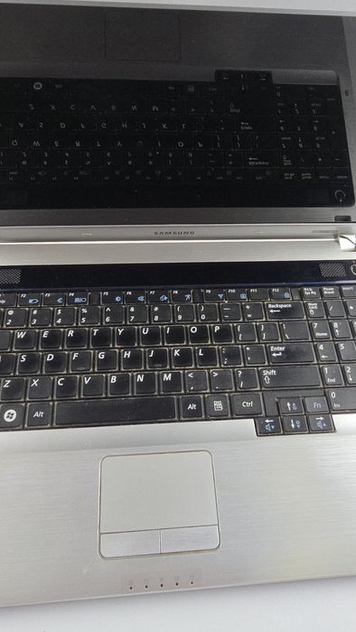 Laptop samsung R530