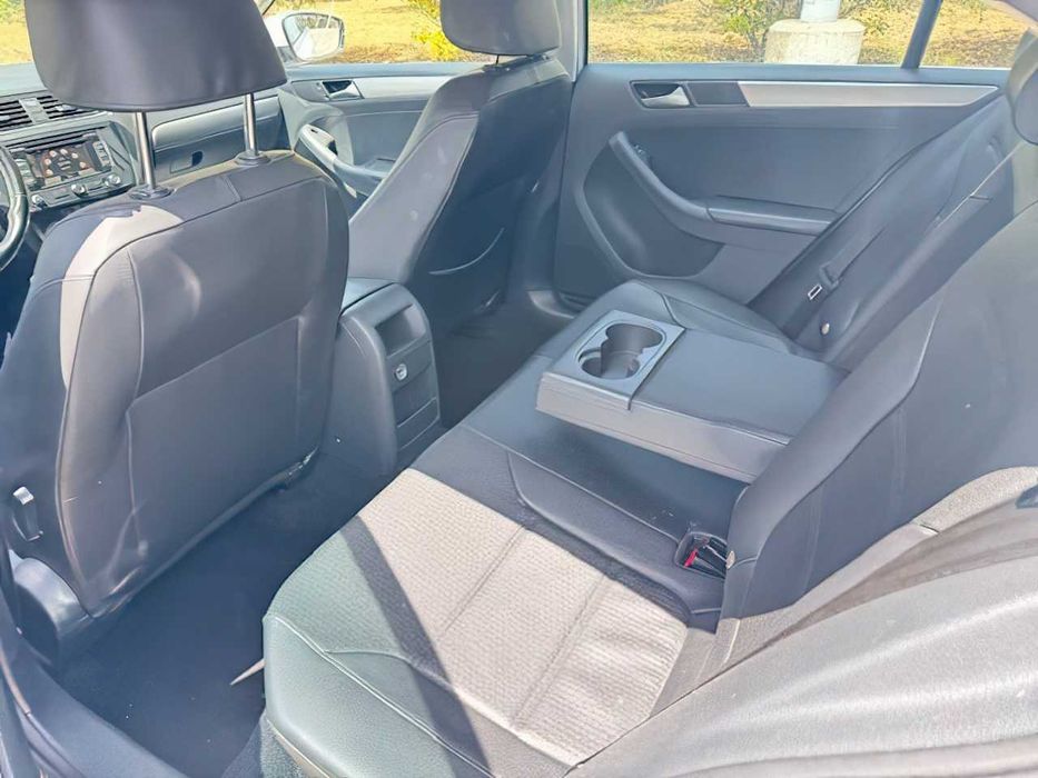 Volkswagen Jetta      2015