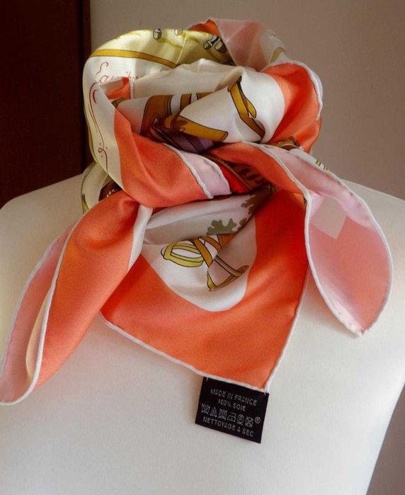 Apaszka twill silk Hermes "  Equipements a Cheval sur l'Elegance "
