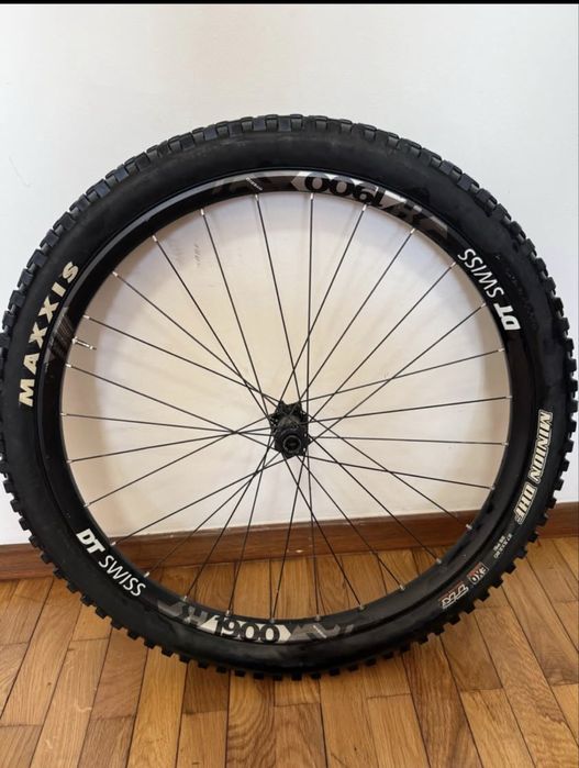Roda dianteira dtswiss 27.5
