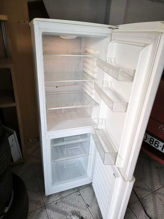 Frigorifico combinado Eletronia