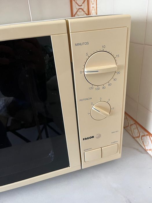 Micro-ondas Fagor funcional