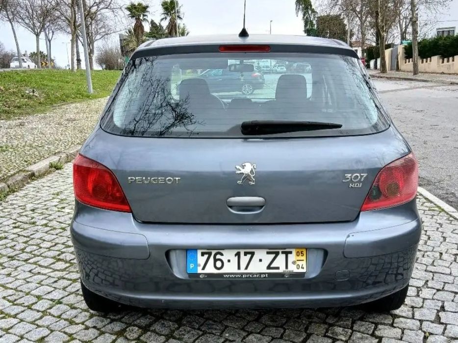 Carro peugeot 307 . 2400€