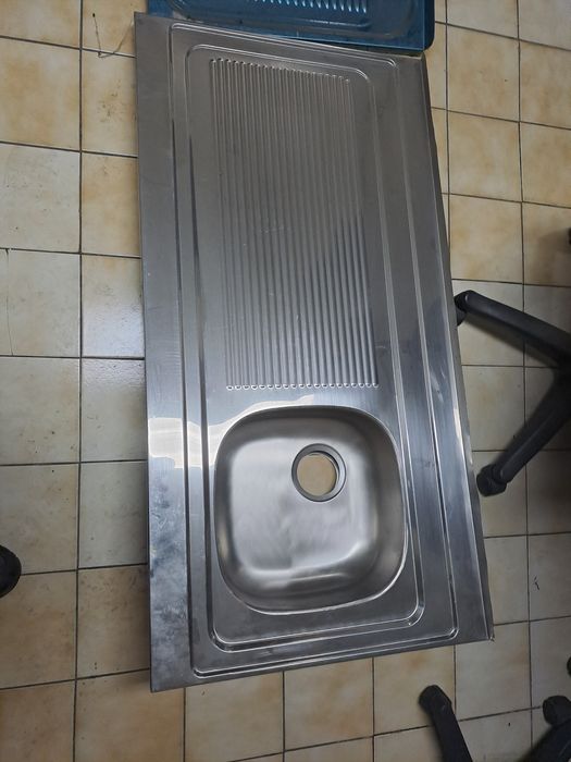 Pias com escorredor inox